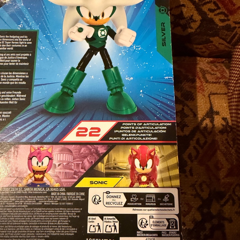 Silver The Hedgehog W/The Green Lantern From DC Comics 5” Figure NIB **See Dets - Picture 3 of 7
